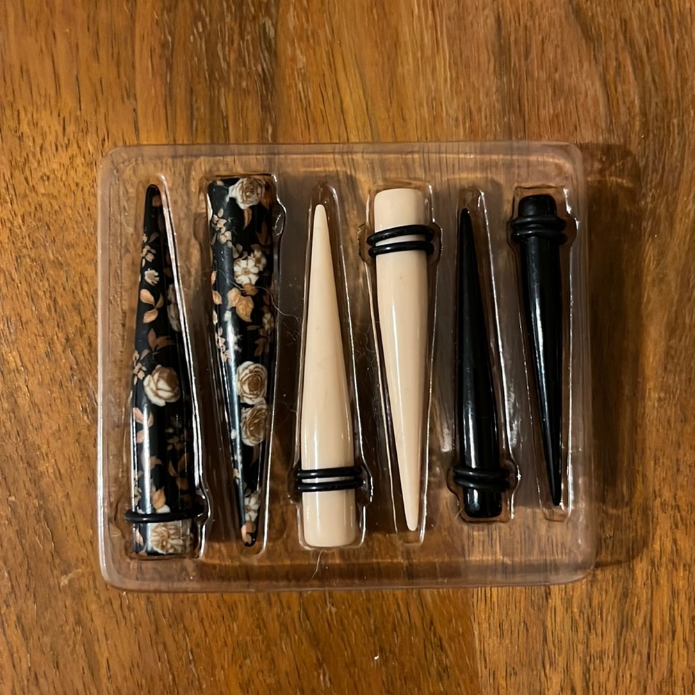 Tapers for gauged ears